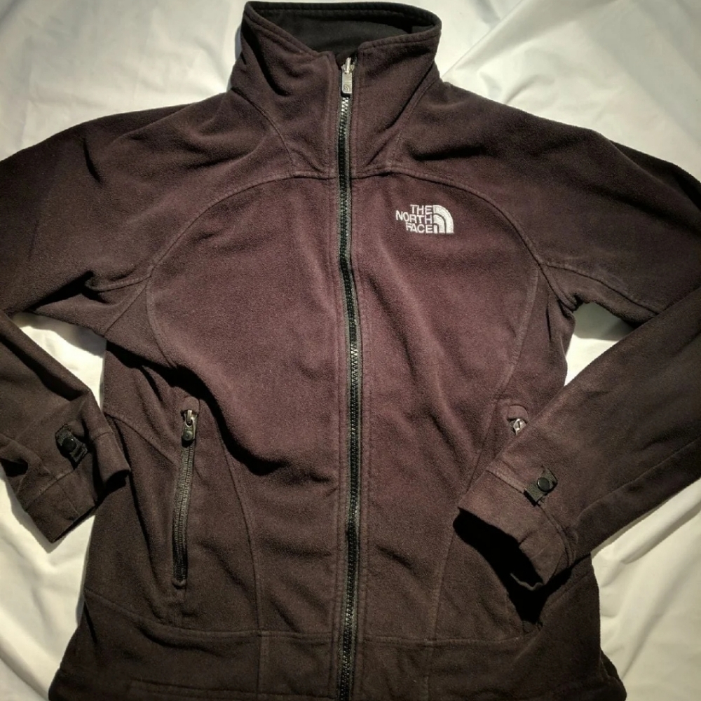Solid black north face zip up